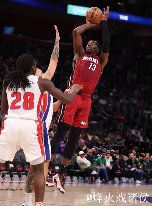 阿德巴约:我担心的是防守端的表现,全队必须做到步调一致 阿德巴约:我担心的是防守端的表现,全队必须做到步调一致