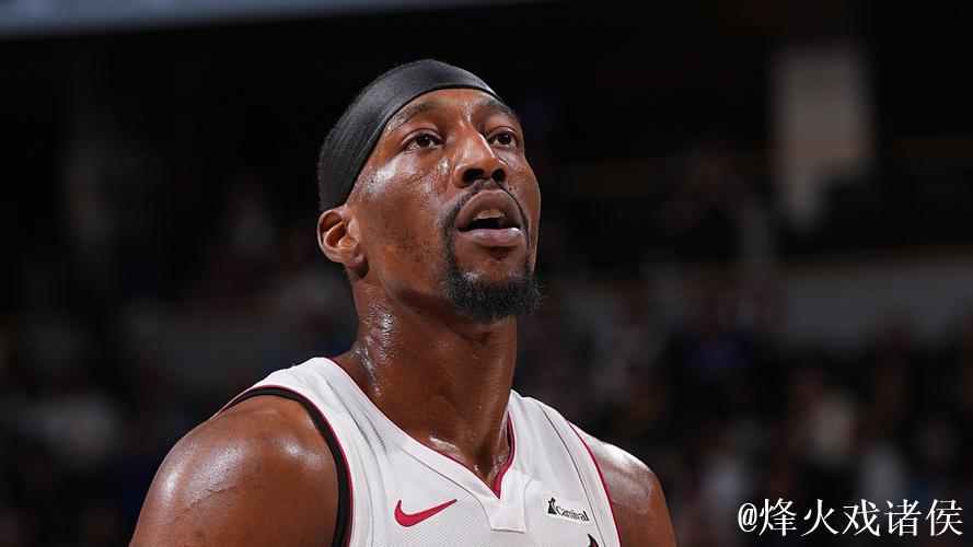 阿德巴约:我担心的是防守端的表现,全队必须做到步调一致 阿德巴约:我担心的是防守端的表现,全队必须做到步调一致